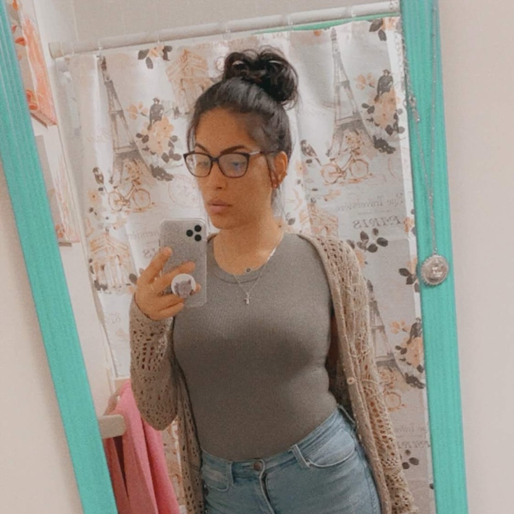 Meet your Posher, 𝒵ℴ𝓂𝒷𝒾ℯ